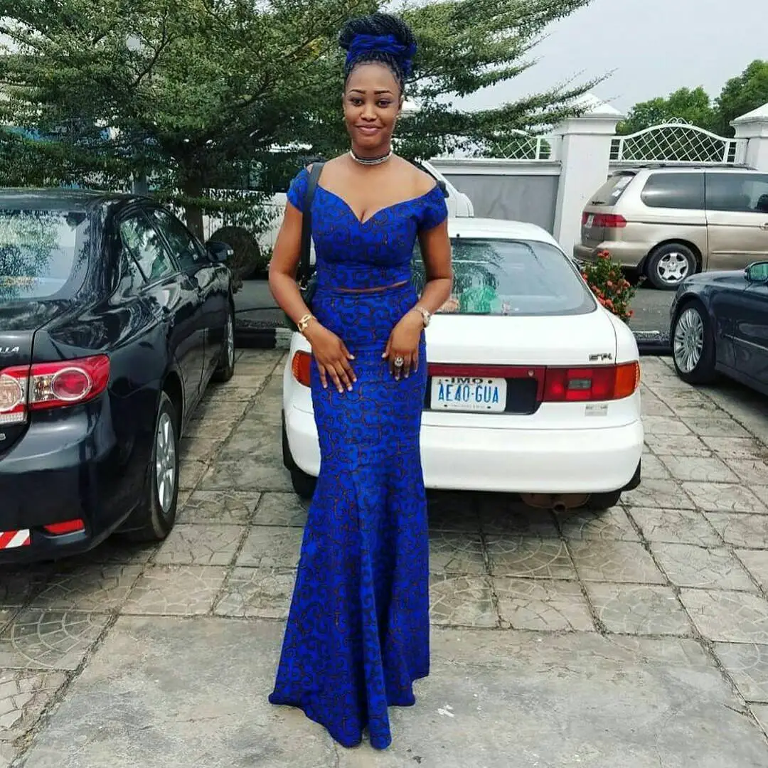 Aso Ebi Styles That added Merrier To The Holiday Period