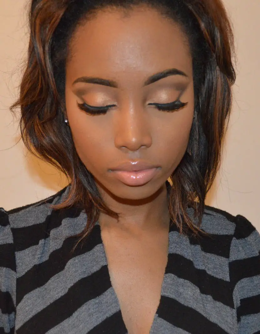 Want That Natural Makeup Look? Watch How To Do It Here