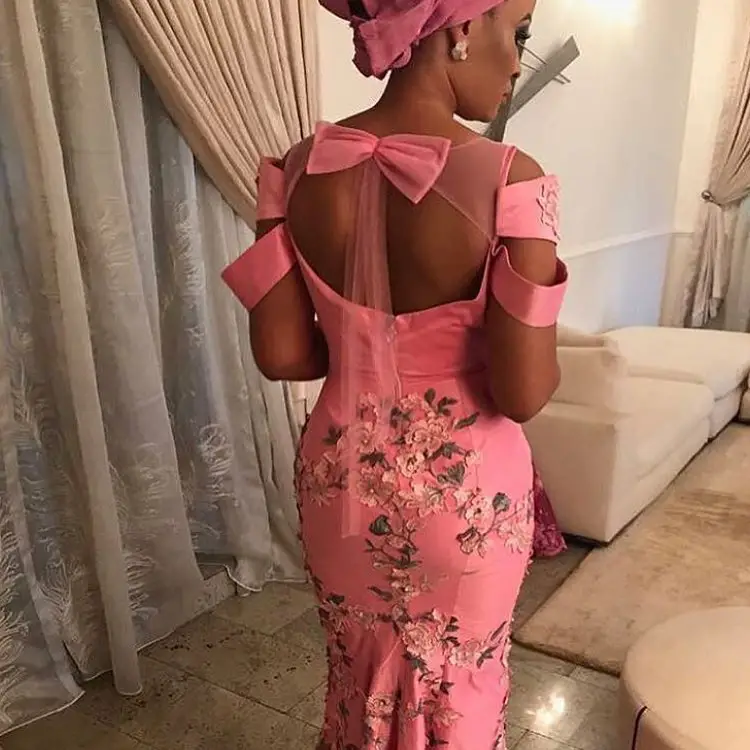 See How These Ladies Slayed Asoebi Lace Gowns