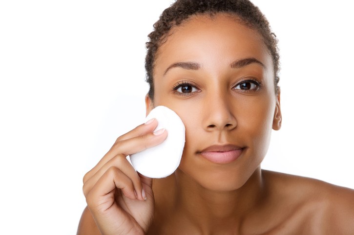 Skin Care: 5 Reasons Why Sleeping With A Full Face Make Up Is A No