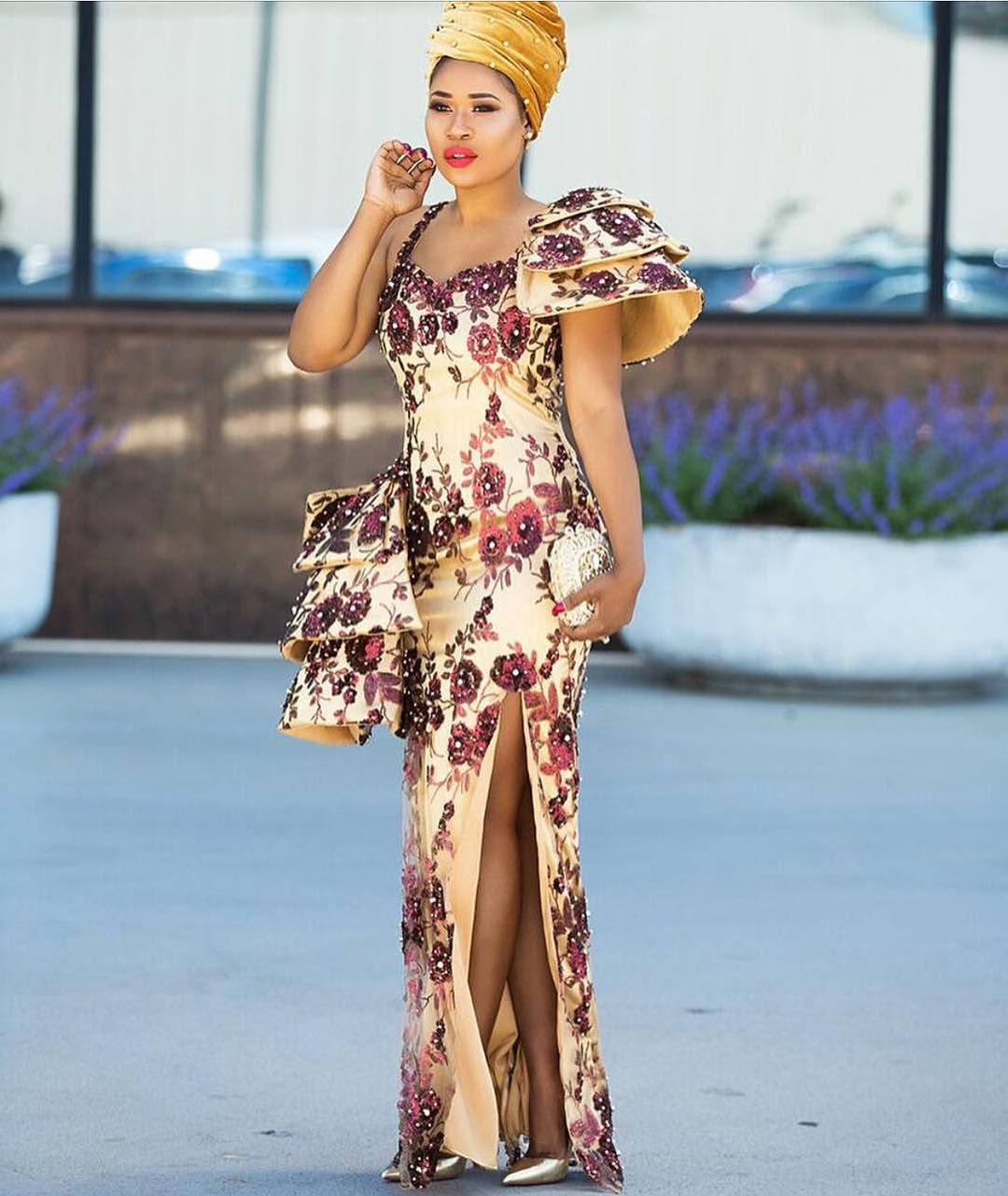Head Turning Latest Asoebi Styles That Will Leave You Speechless
