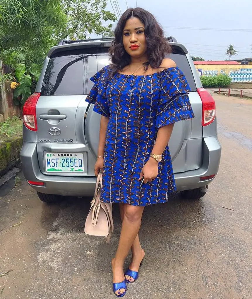 Check Them Out! Beautiful Ankara Dresses To Slay To Work This Friday