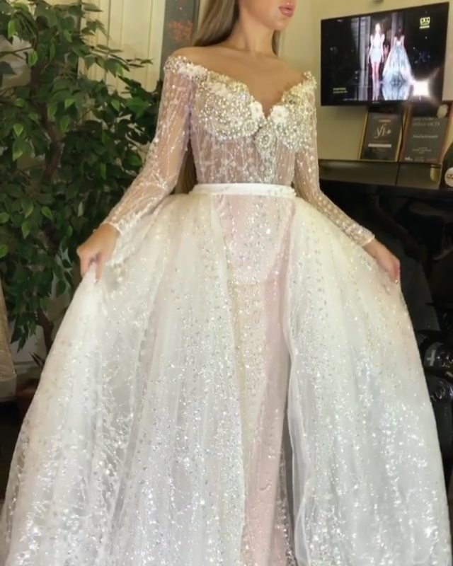 2017 Brides In Unique Weddings Gowns