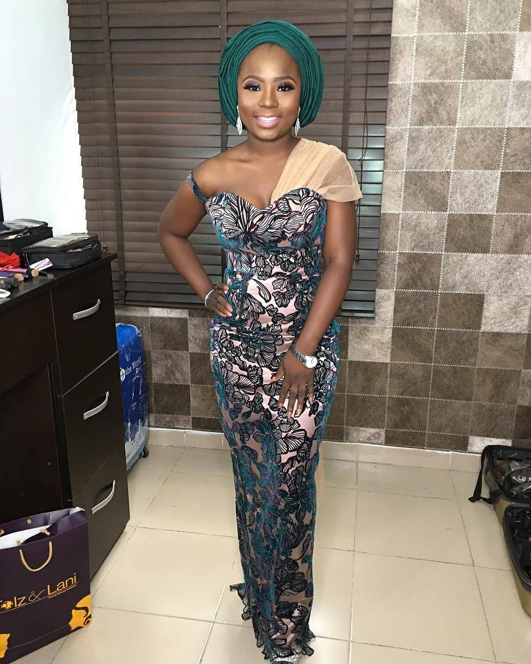 Dazzle This Christmas In These Asoebi Outfits
