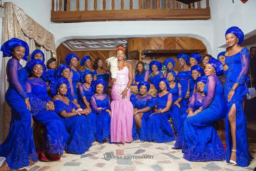You Need To See These Unique bride and squad shoot trending in 2018. 