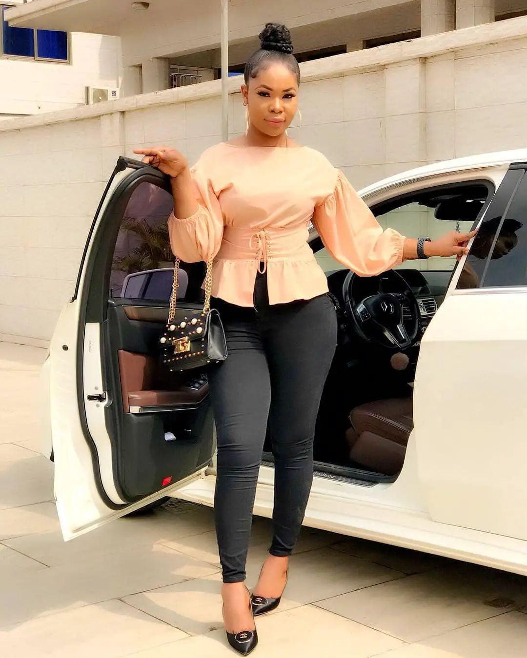 Fabulous and Attractive, 10 Office Wears To Inspire Your Work Attires This Week