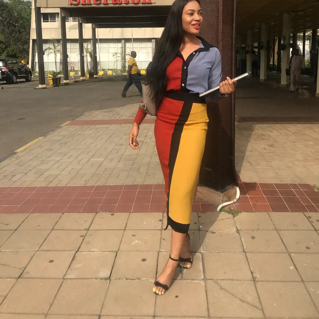 Fabulous and Attractive, 10 Office Wears To Inspire Your Work Attires This Week