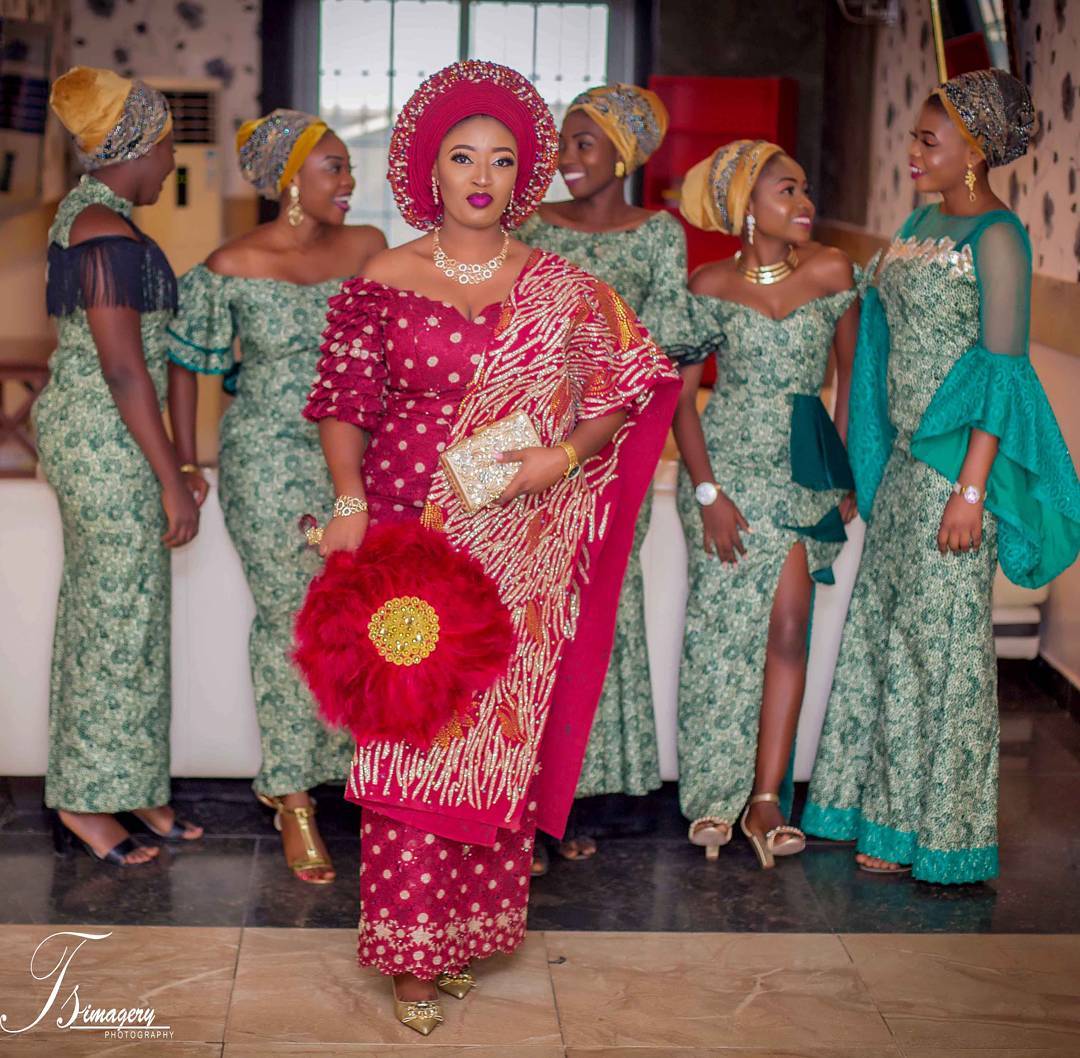  These Asoebi Ladies Slayed Hard For Their Friends