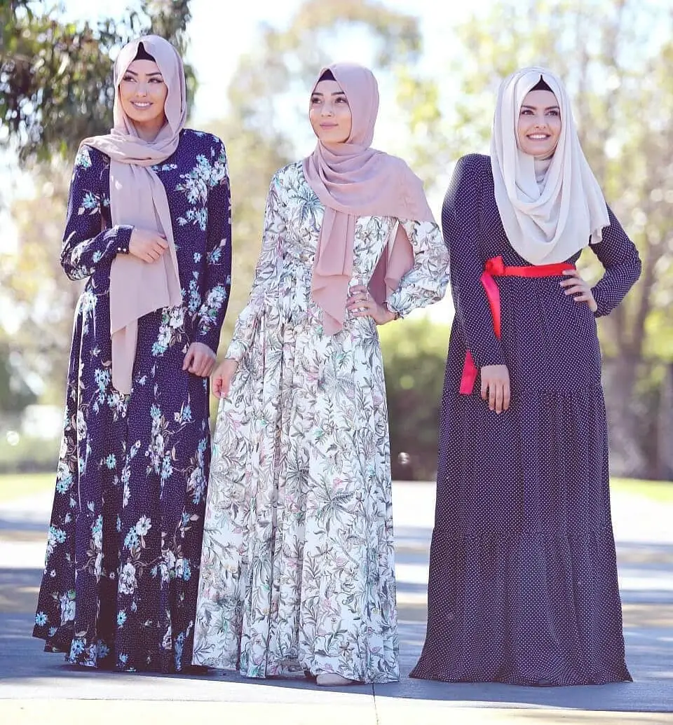 Muslim Women Hijab Styles: Volume 1