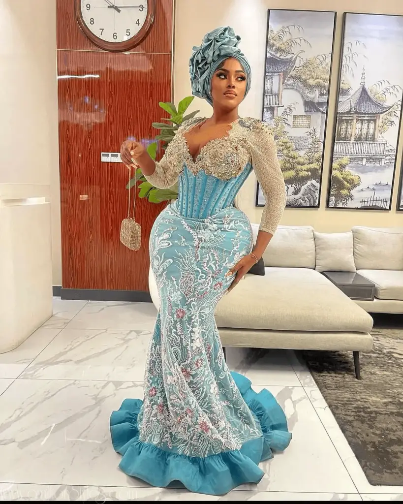 Nigerian Wedding Guest Asoebi Styles That We Totally Love – A Million ...