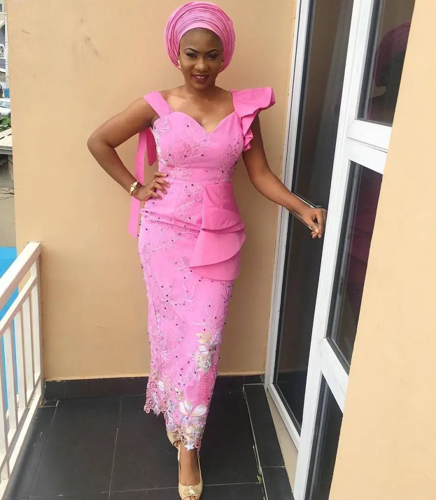 These Lace Asoebi Styles Are Fashion Goals – A Million Styles