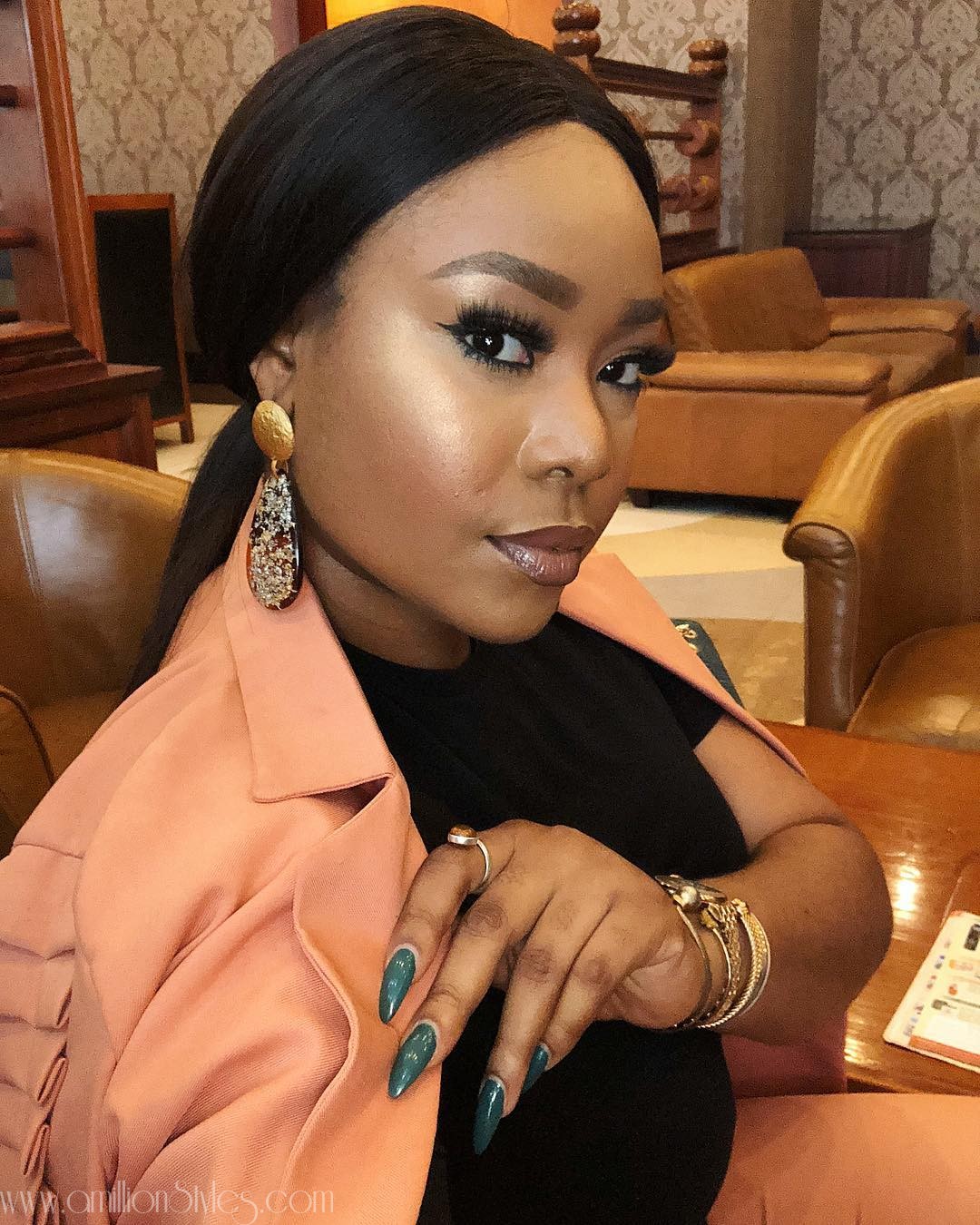 Look Of The Day:Mimi Onalaja Is Goals In This Gorgeous Suit