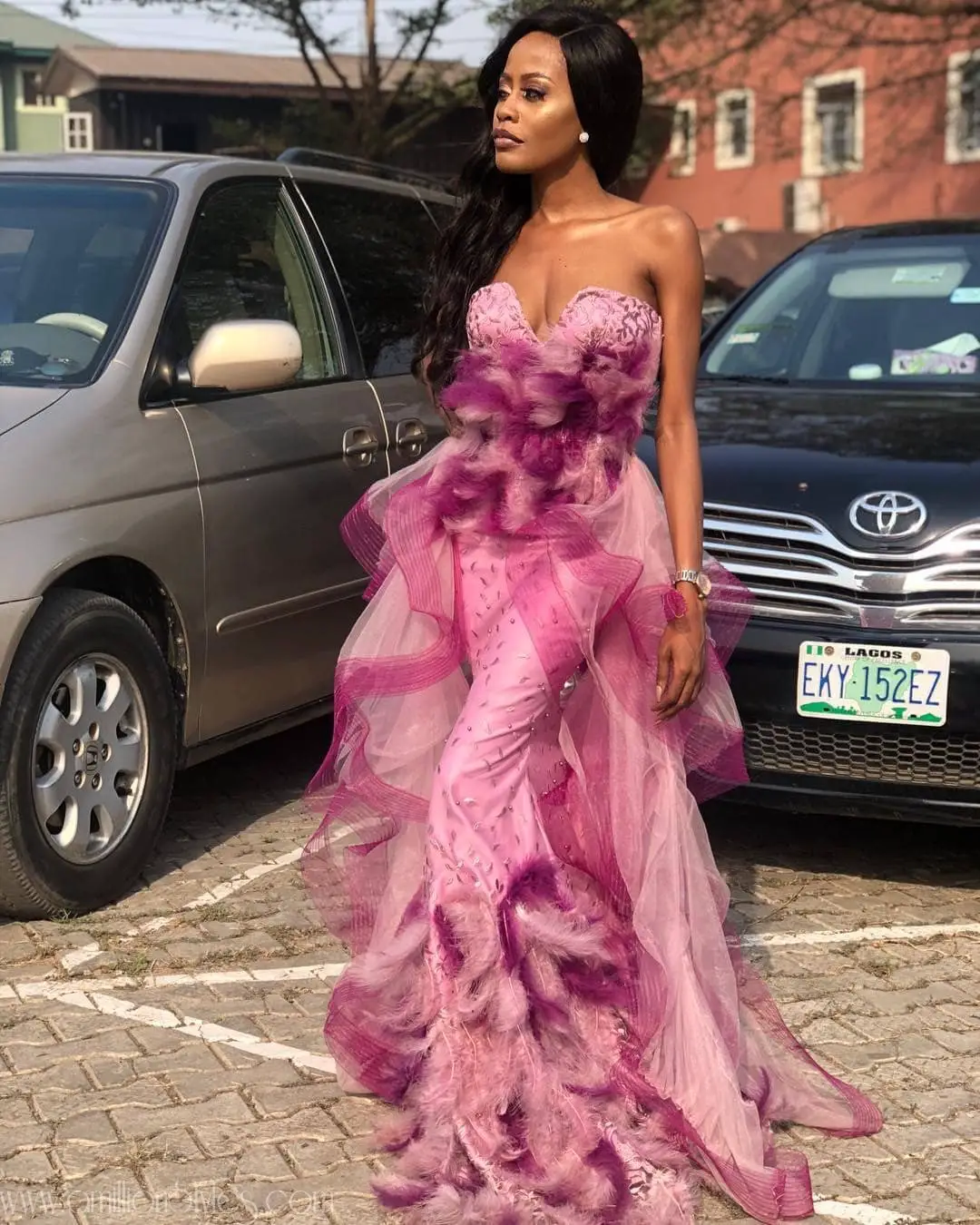 These Awesome Asoebi Styles Will Trip You