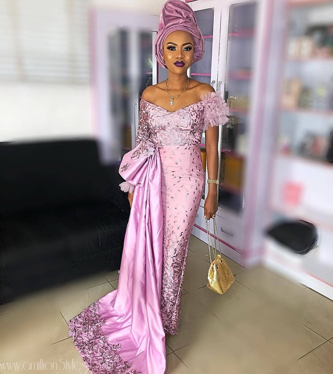 These Awesome Asoebi Styles Will Trip You