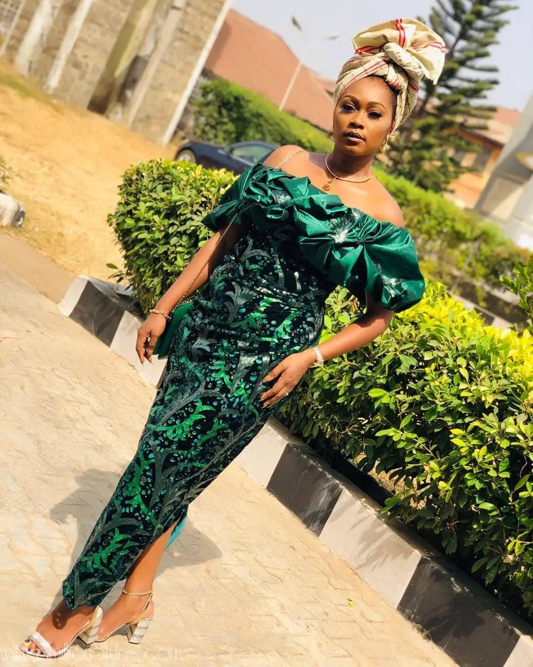 11 Lace Asoebi Styles That Were Slayed By Goddesses
