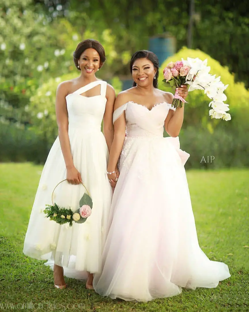 You Need To See These Popping Modern Wedding Gowns
