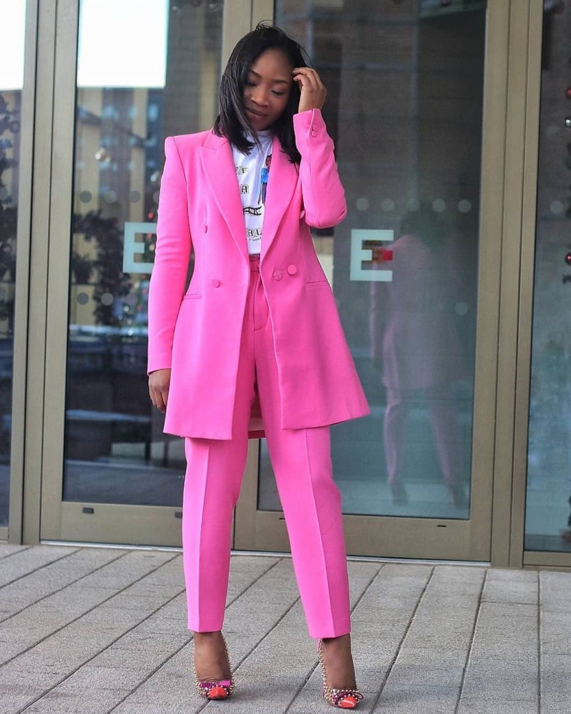 Enjoy These 10 Female Corporate Styles Inspiration – A Million Styles