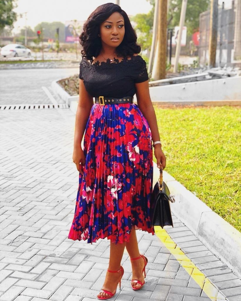 Get Inspiration On How To Style Pleated Skirts From These Fashionistas ...