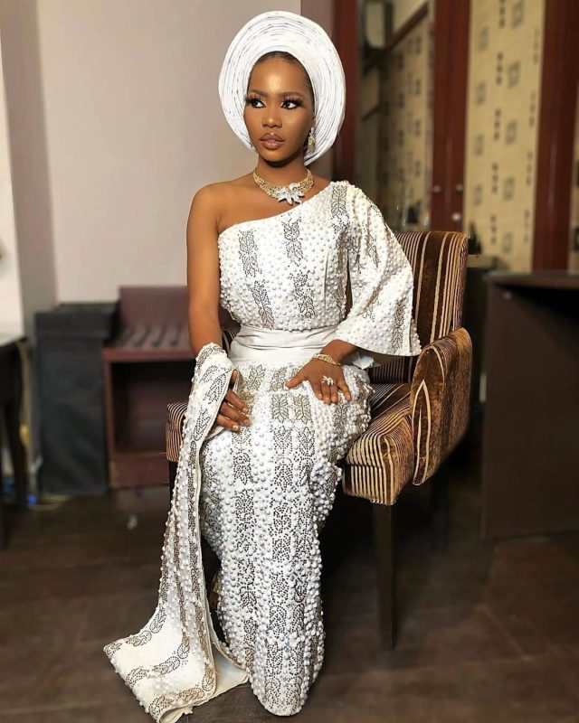 Latest Nigerian Lace Styles and Designs: Monostrap Lace Asoebi Styles ...