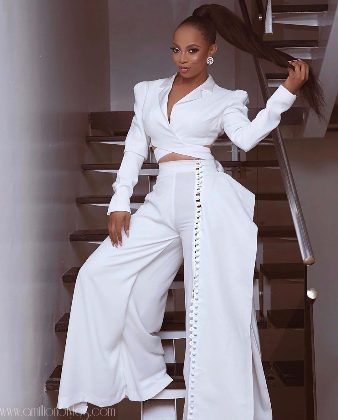 Toke Makinwa Looks Fabulous In This Style Temple Outfit