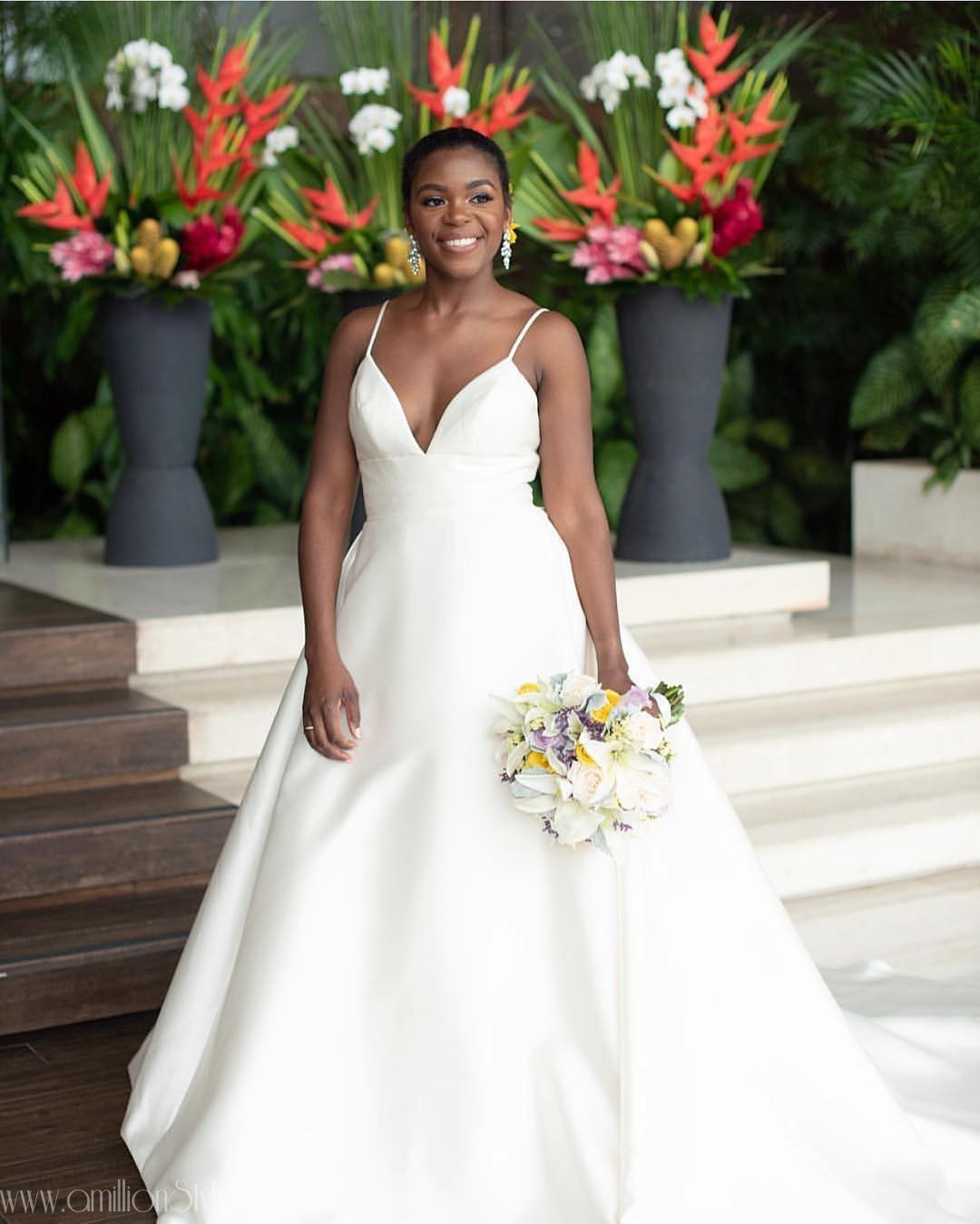 9 Best Minimalist Wedding Dresses For Brides