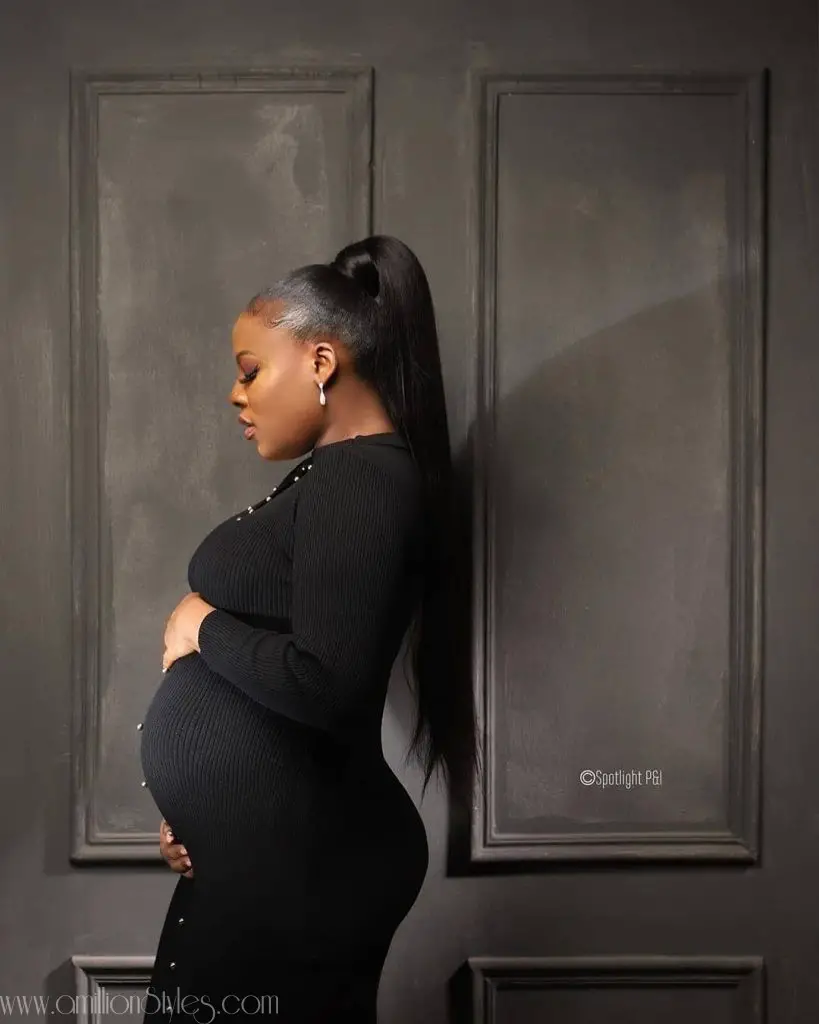Would You Rock Black For Your Maternity Photo Shoot A Million Styles
