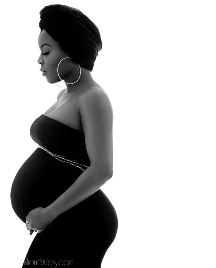 Would You Rock Black For Your Maternity Photo-shoot?