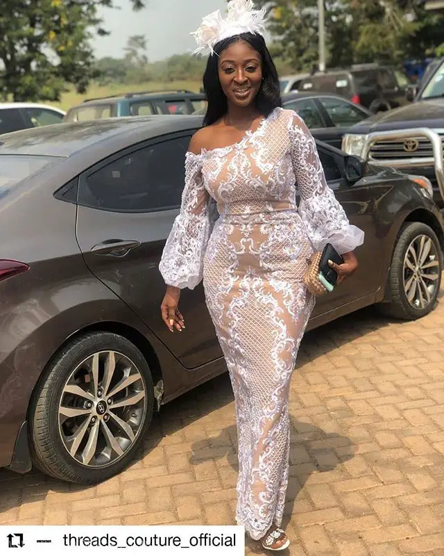 Asoebi Trend: Hop On This White Lace With Nude Lining ASAP!