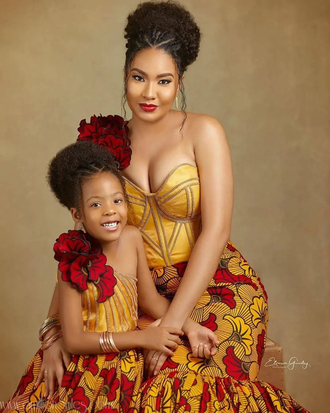 9 Mother-Daughter Styles For Photo Shoot Inspiration