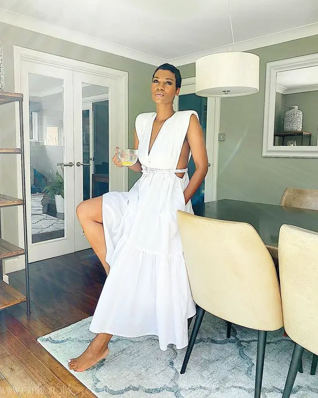 10 Perfect All-White Outfits For A Hangout With Friends