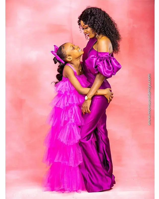 You Can't Go Wrong With Beautiful Mother And Daughter Outfits