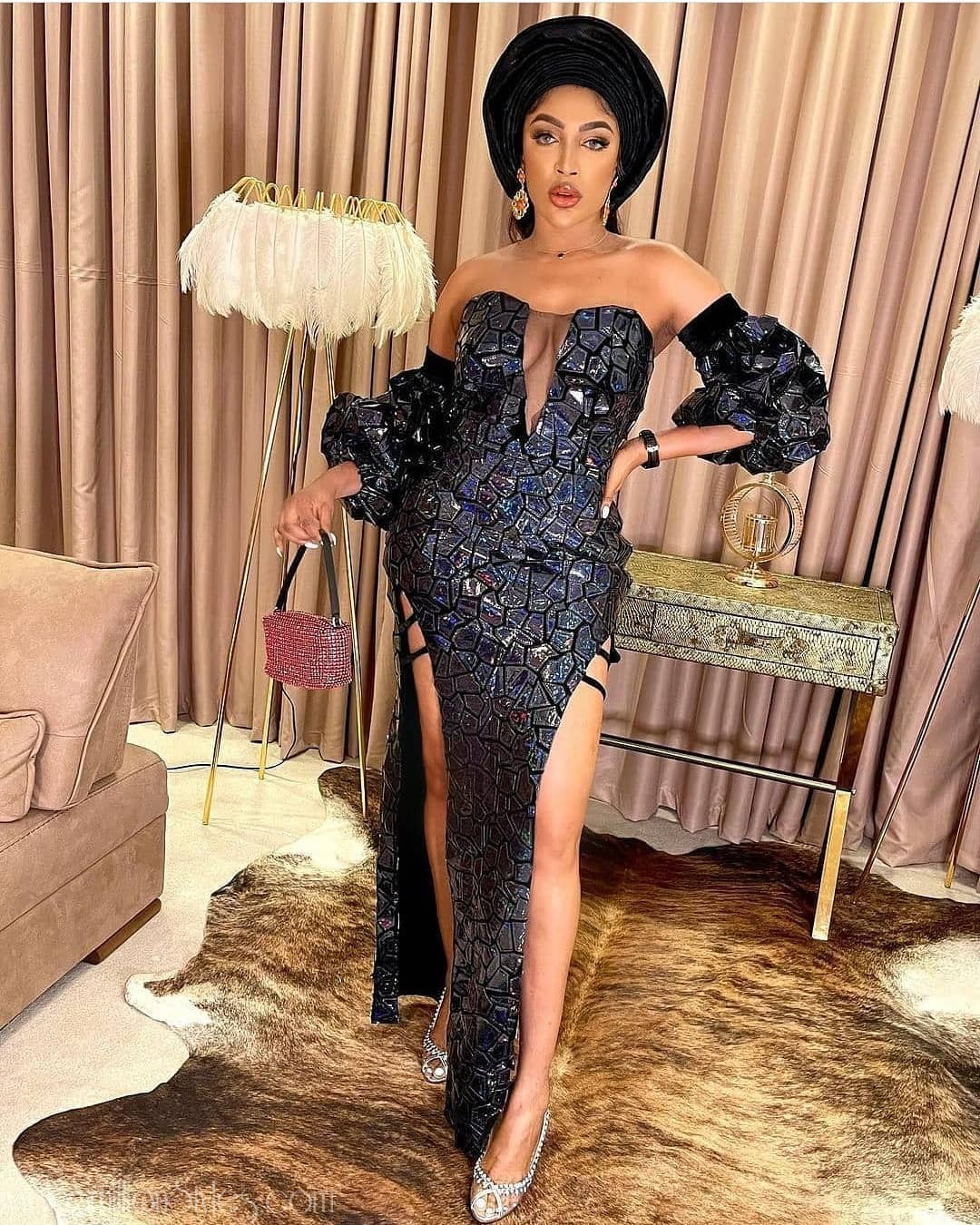 Let's Throwback To Toyin Lawani's #theartistandhismuse2021 Asoebi Styles