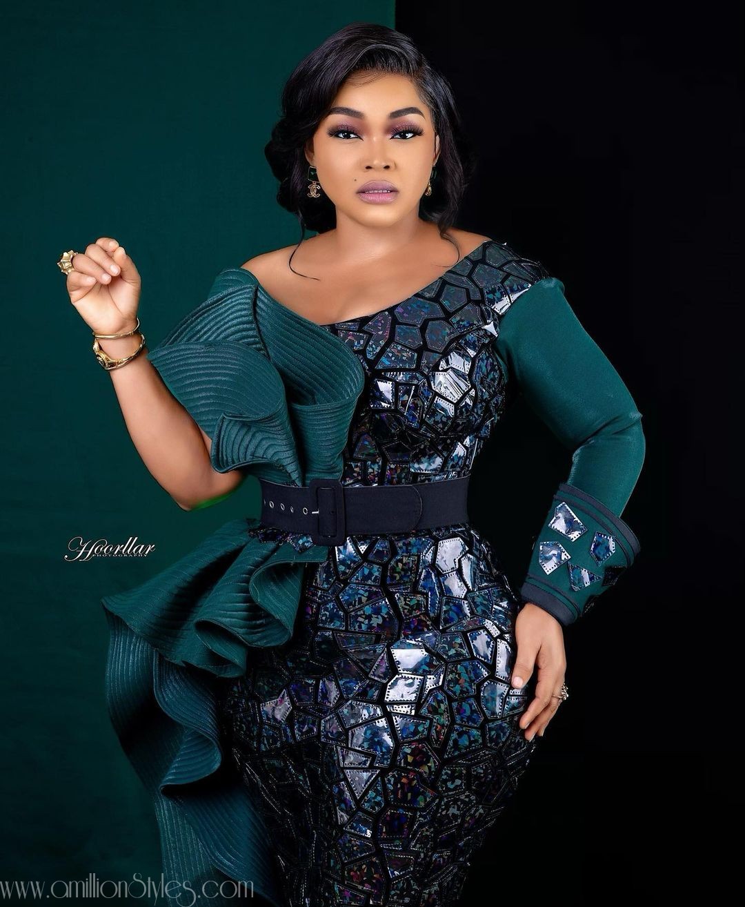 Let's Throwback To Toyin Lawani's #theartistandhismuse2021 Asoebi Styles