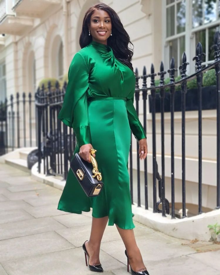 8 Work Style Ideas From The Woman Of Elegance – A Million Styles