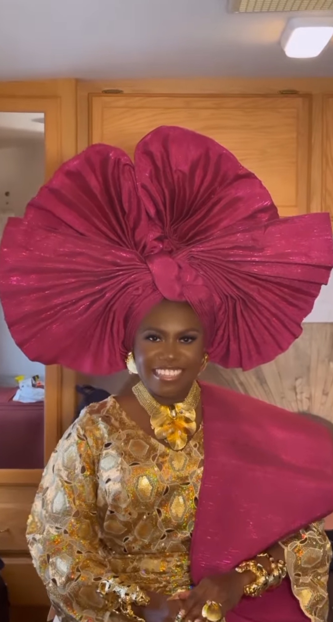 Video: Discover Niniola’s Stunning Gele Style For That Extra Touch of Elegance.
