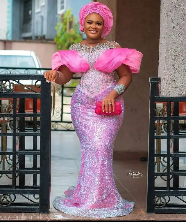 Owambe Style Ideas For Pink Lace Asoebi