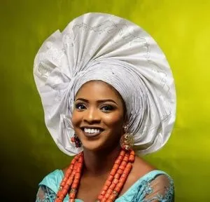 Video Tutorial: Nail This Fan Gele Headgear Look