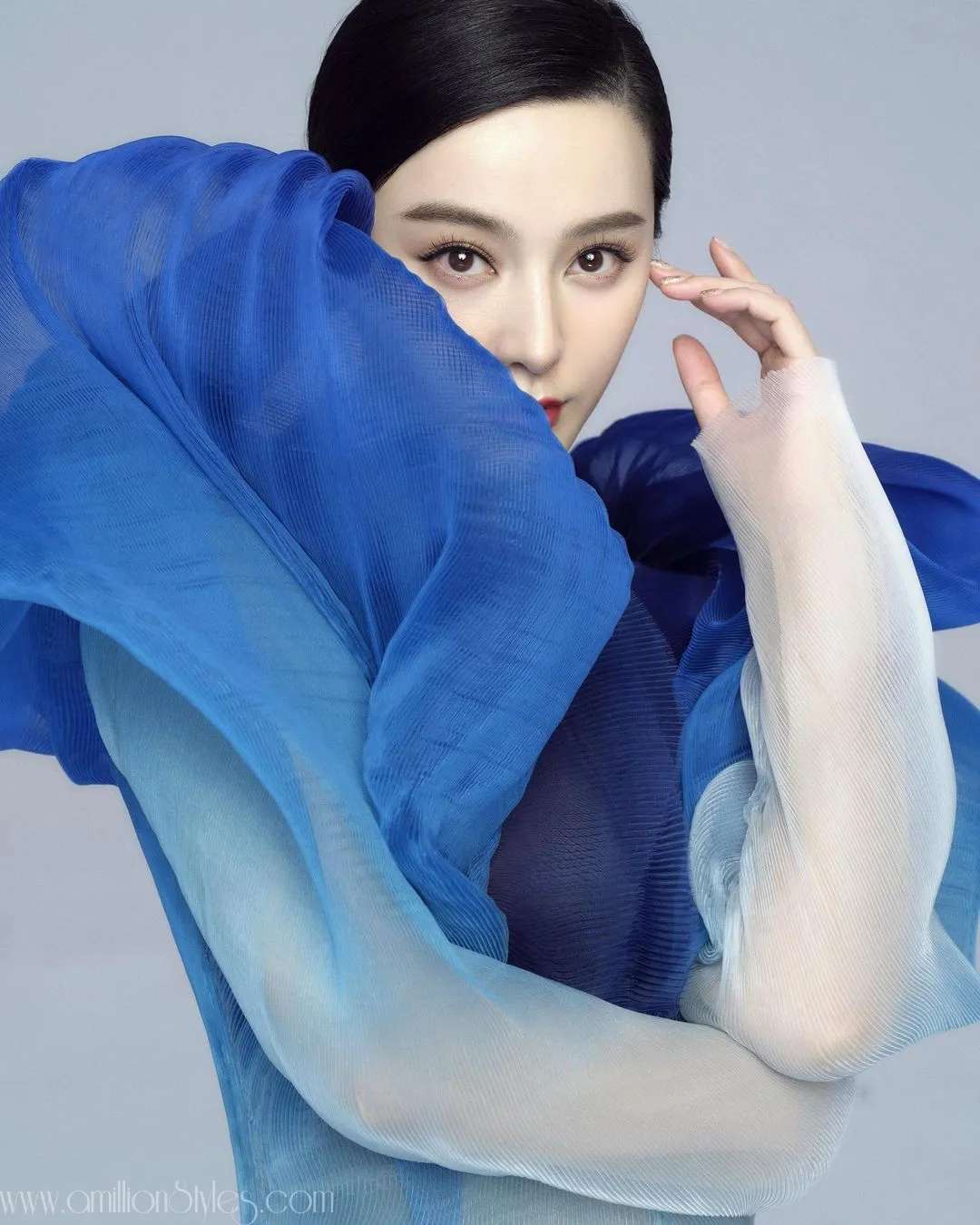 Fan Bingbing Brings This Iris Van Herpen Liquescent Motion To Life