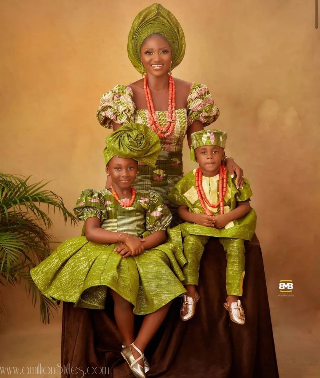 Another Gorgeous Mother-Child Fashion Inspiration To Wrap Up Your Day