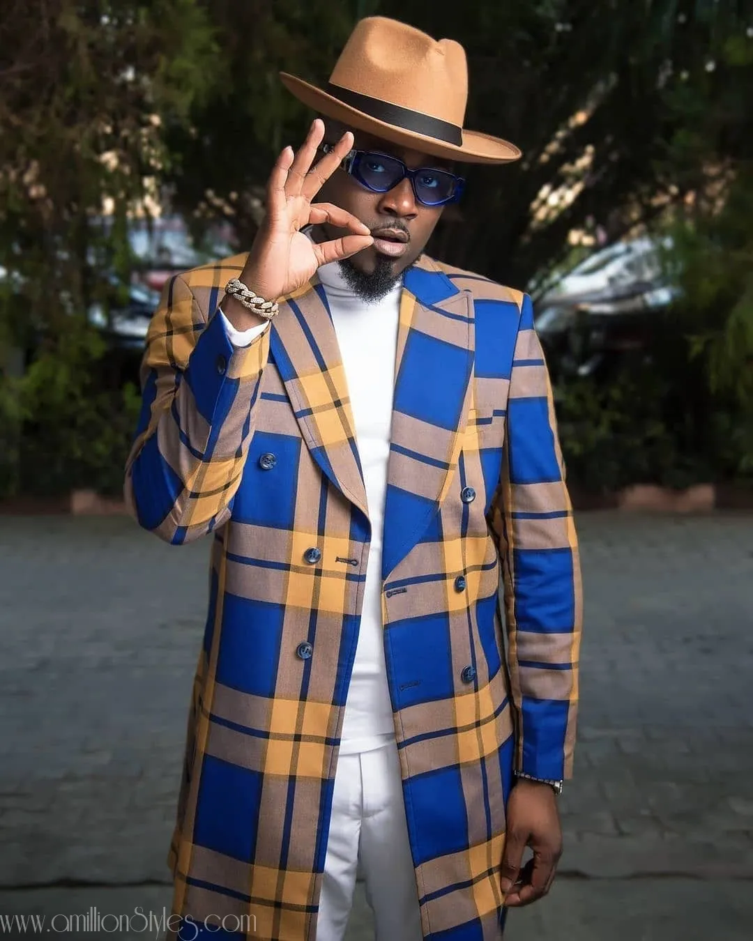 Are You Fashion Forward? Check Out These 7 Unconventional Suit Styles