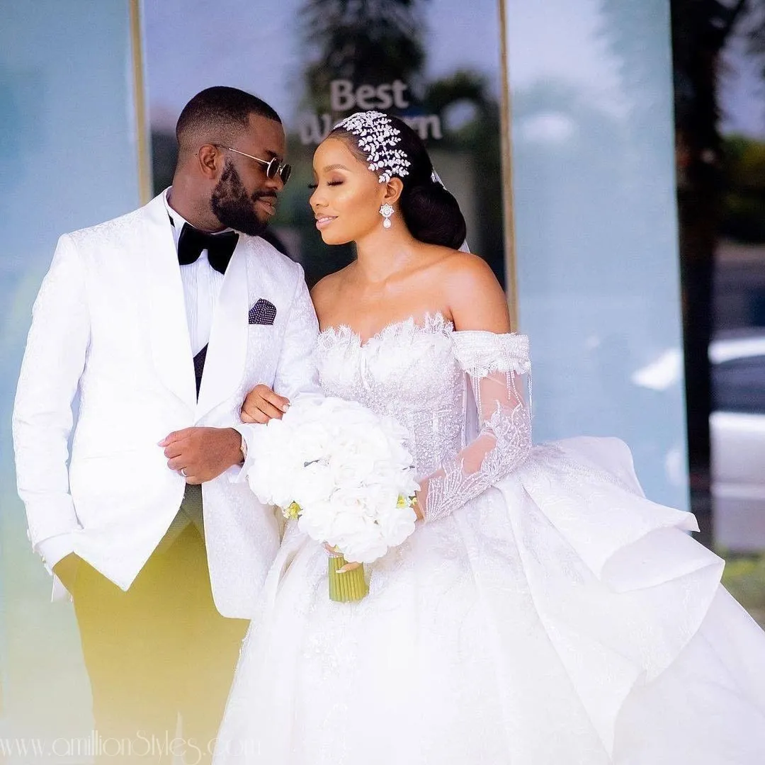 7 White Tuxedo Styles For Grooms