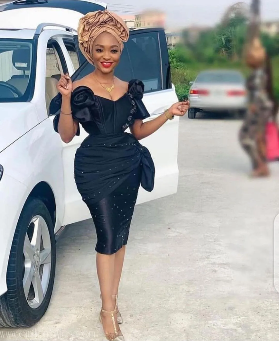 Exquisite Nigerian Lace Asoebi Styles-Volume 26
