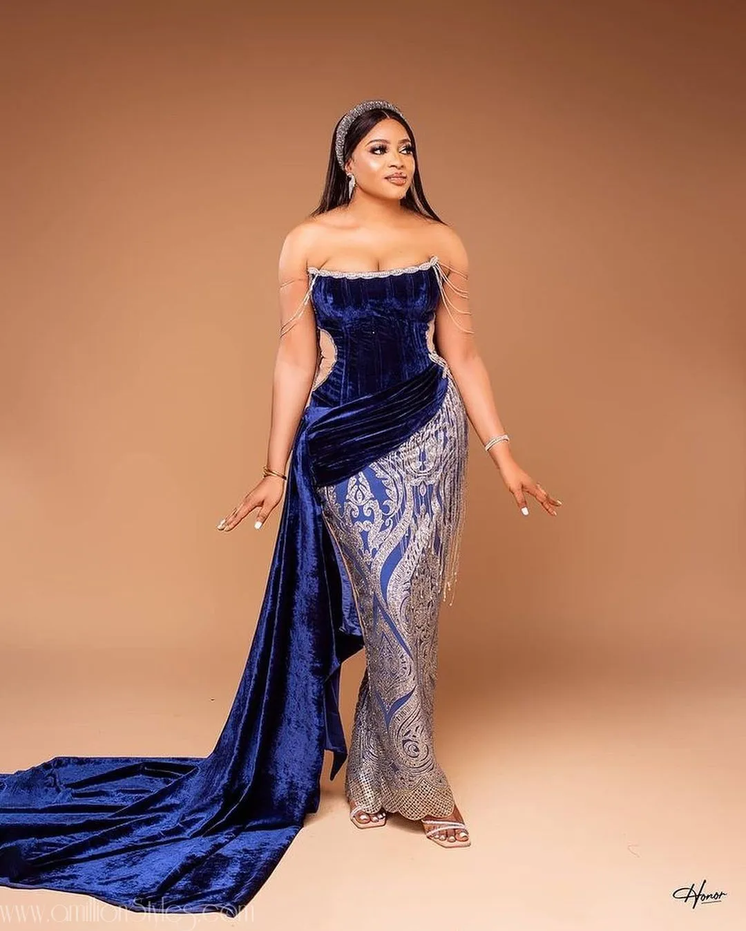 Exquisite Nigerian Lace Asoebi Styles-Volume 26
