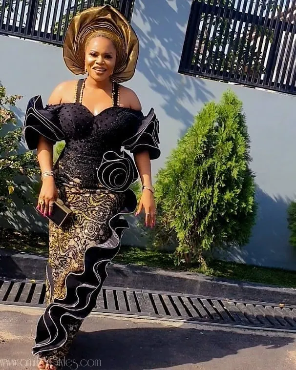 Exquisite Nigerian Lace Asoebi Styles-Volume 28