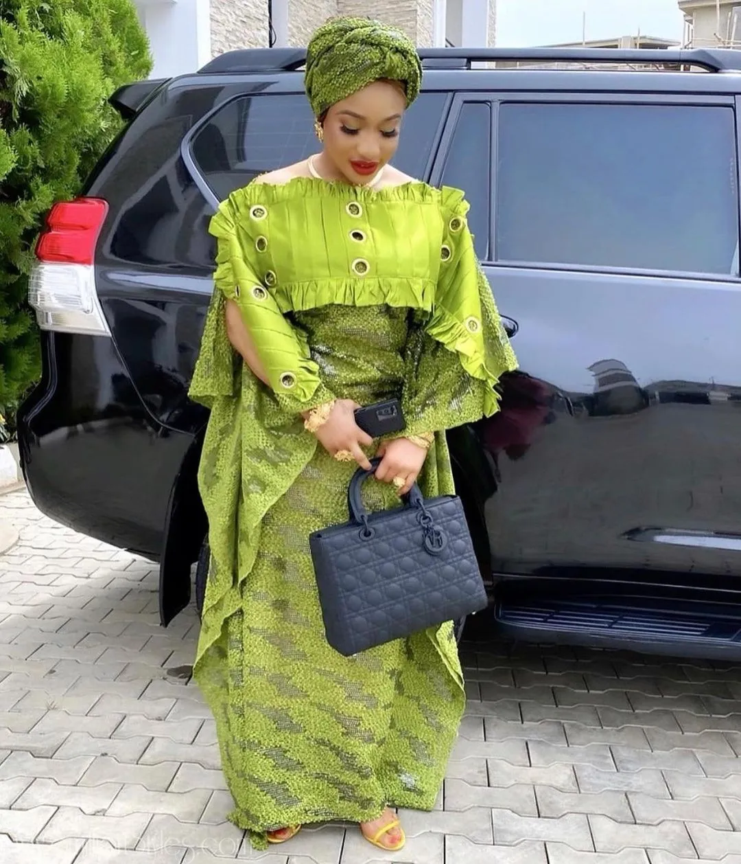 Exquisite Nigerian Lace Asoebi Styles-Volume 27