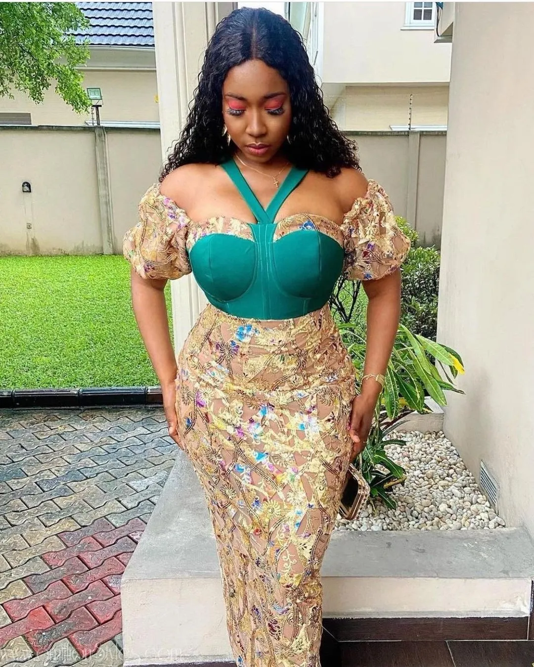 Exquisite Nigerian Lace Asoebi Styles-Volume 31