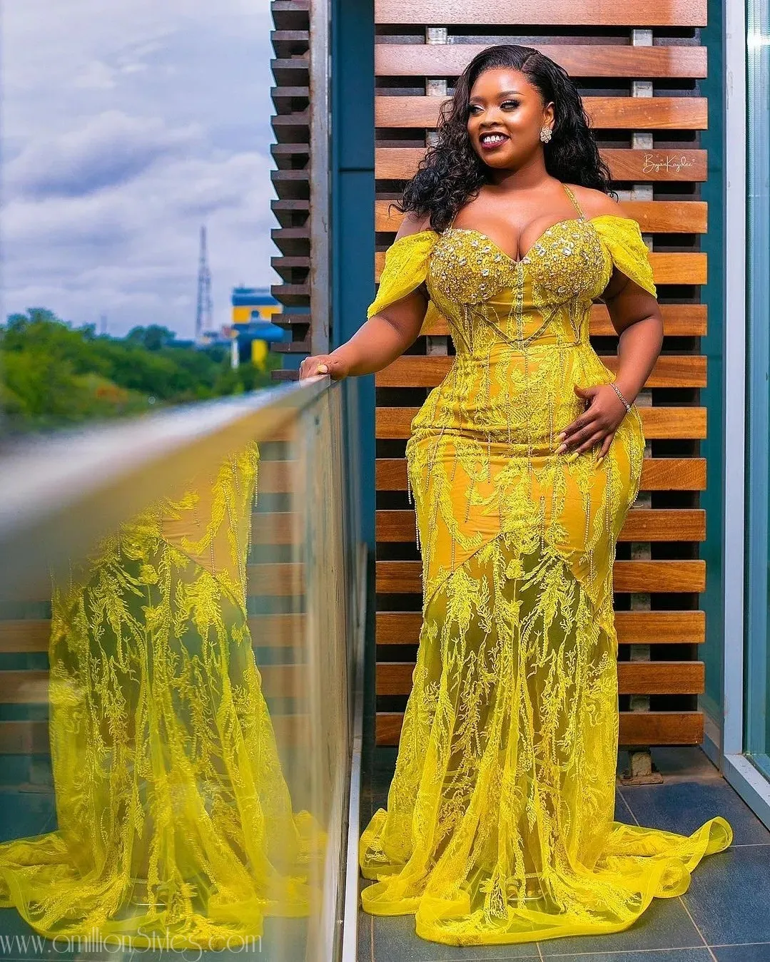 Exquisite Nigerian Lace Asoebi Styles-Volume 33