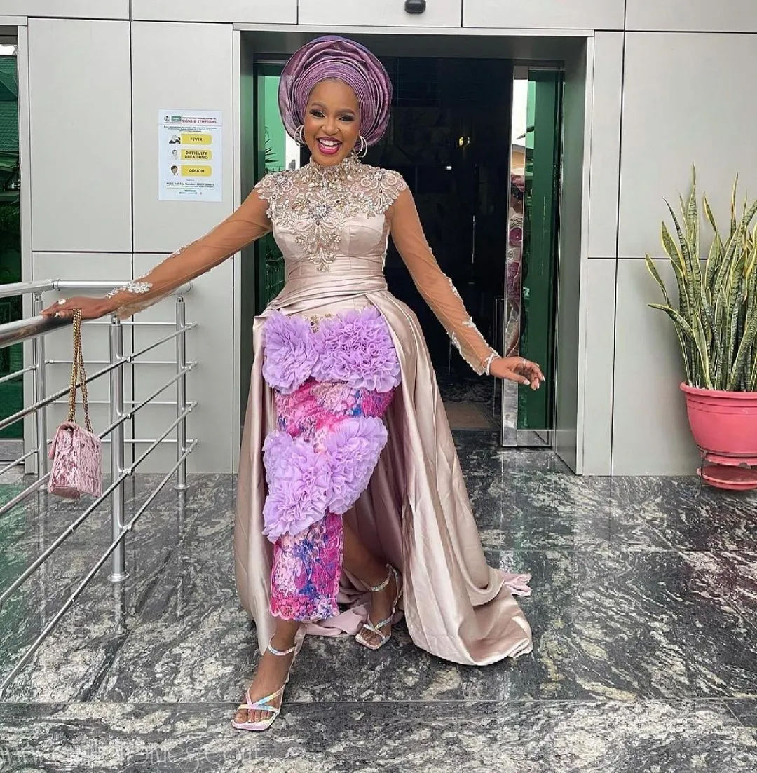 Exquisite Nigerian Lace Asoebi Styles-Volume 35