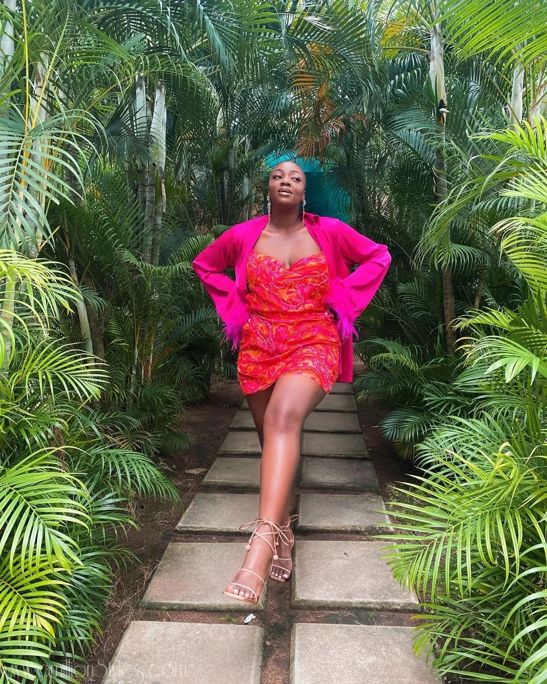 These 15 Styles Show How Good Pink And Orange Combination Look!