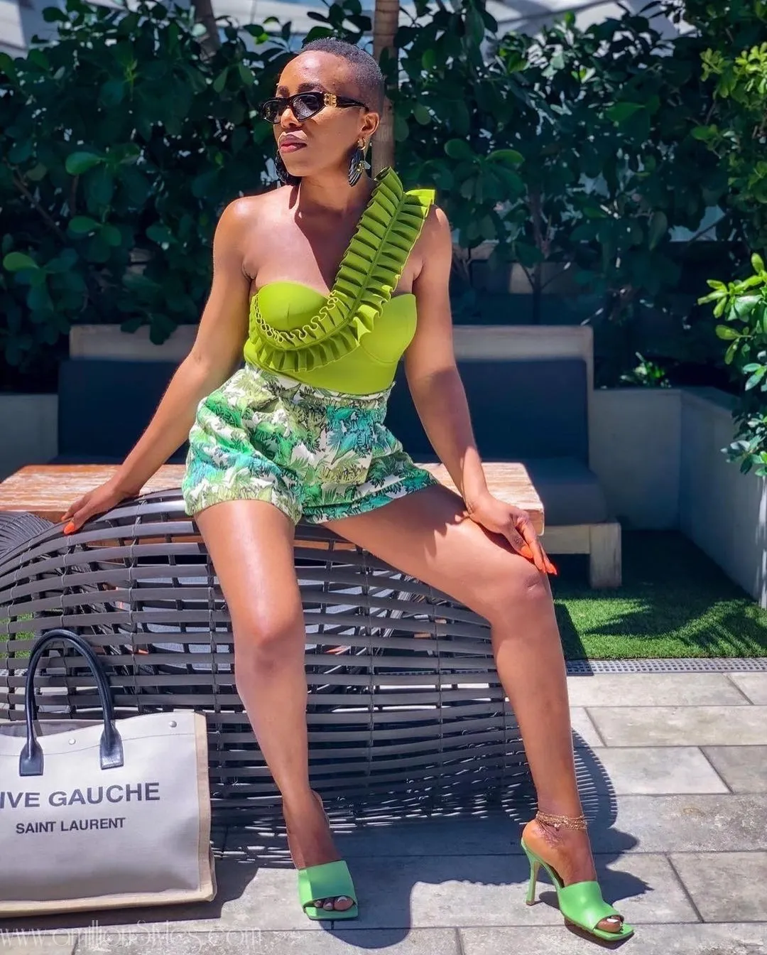 These Gorgeous Women Show Us How To Pair Bright Colour Outfits
